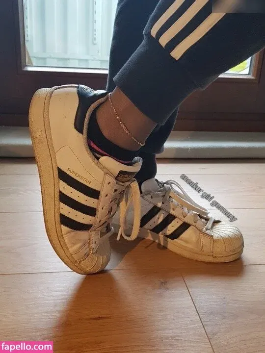 Sneaker Girl Germany Emma / Emma Elba Onlyfans Photo Gallery 