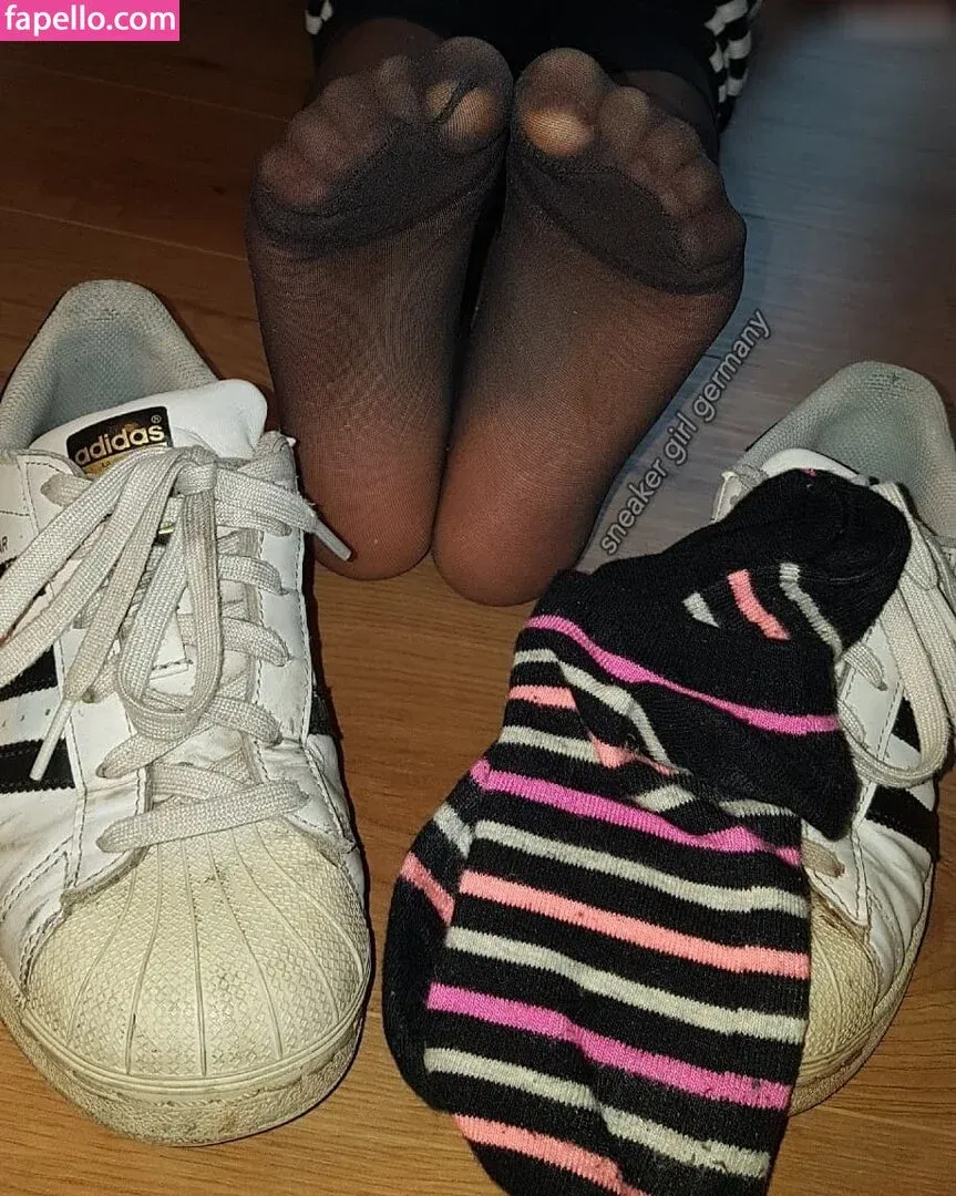 Sneaker Girl Germany Emma / Emma Elba Onlyfans Photo Gallery 