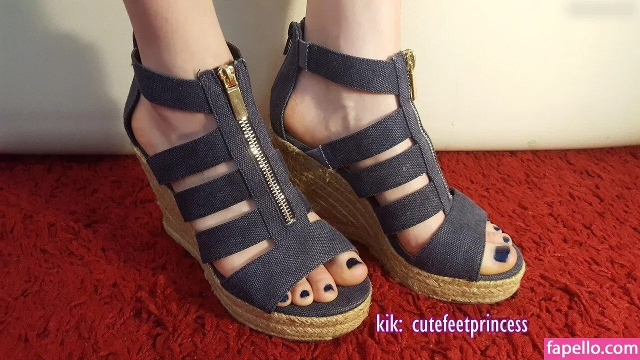 Sneaker Girl Germany Emma / Emma Elba Onlyfans Photo Gallery 