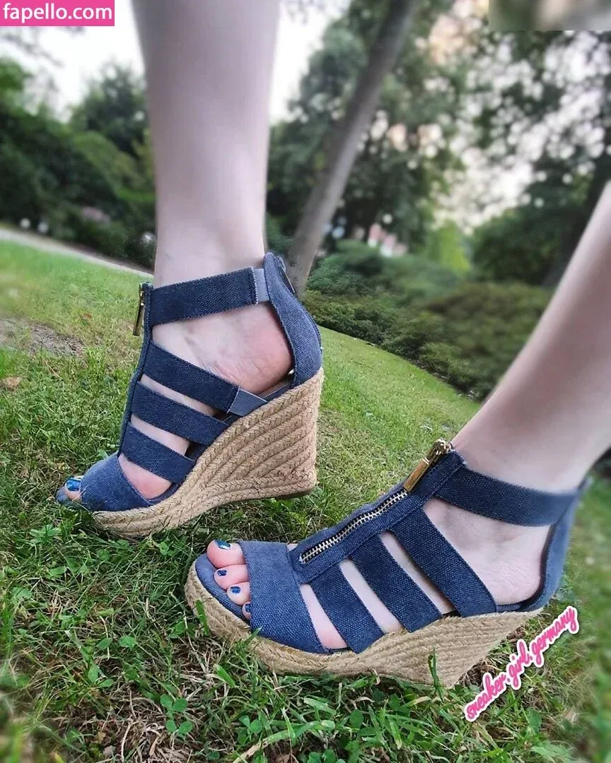 Sneaker Girl Germany Emma / Emma Elba Onlyfans Photo Gallery 