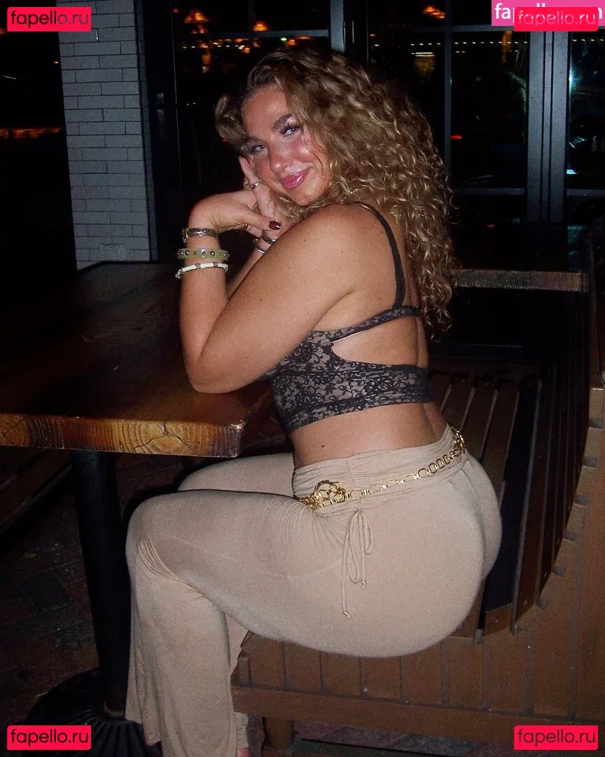 gina.adams Onlyfans Photo Gallery 