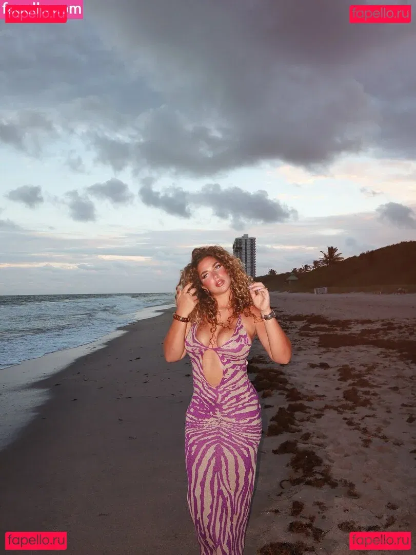 gina.adams Onlyfans Photo Gallery 