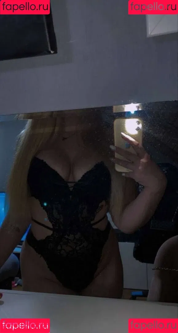 Wer ist sie ? Onlyfans Photo Gallery 