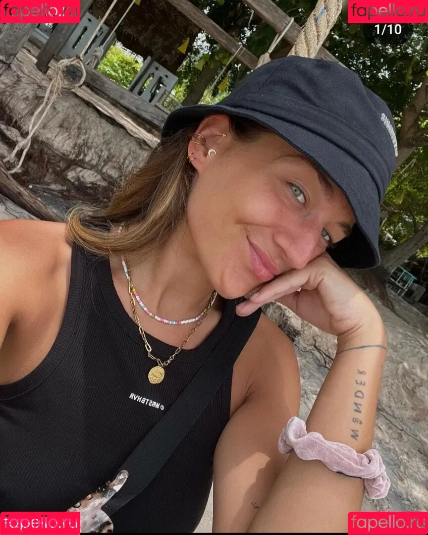 Wer ist sie ? Onlyfans Photo Gallery 