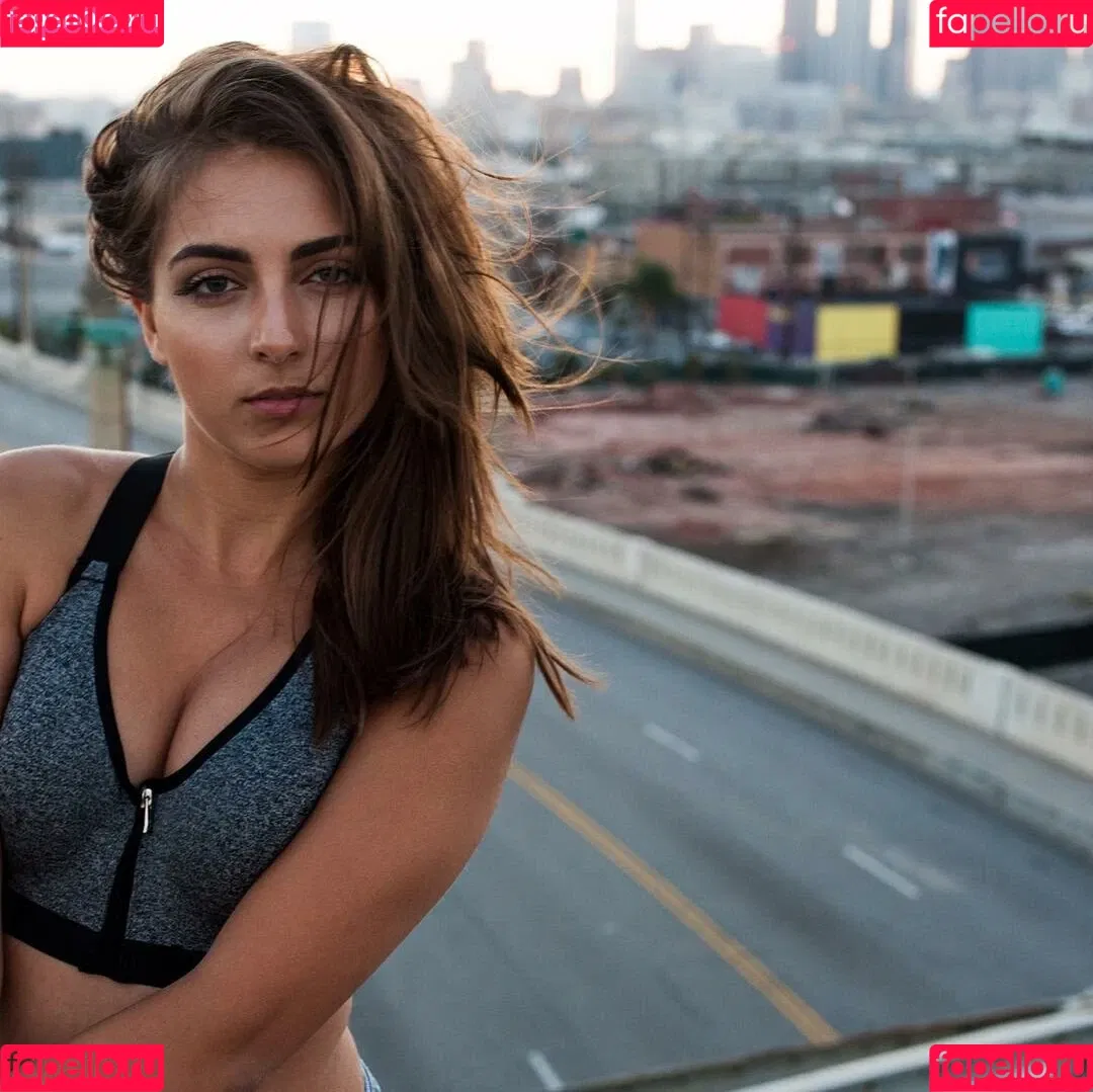 Emilia Hartford Onlyfans Photo Gallery 