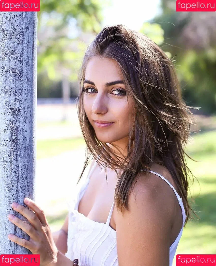 Emilia Hartford Onlyfans Photo Gallery 