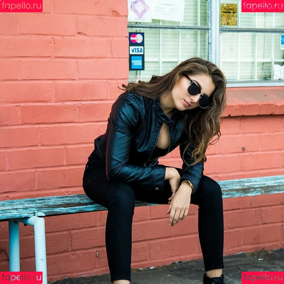 Emilia Hartford Onlyfans Photo Gallery 