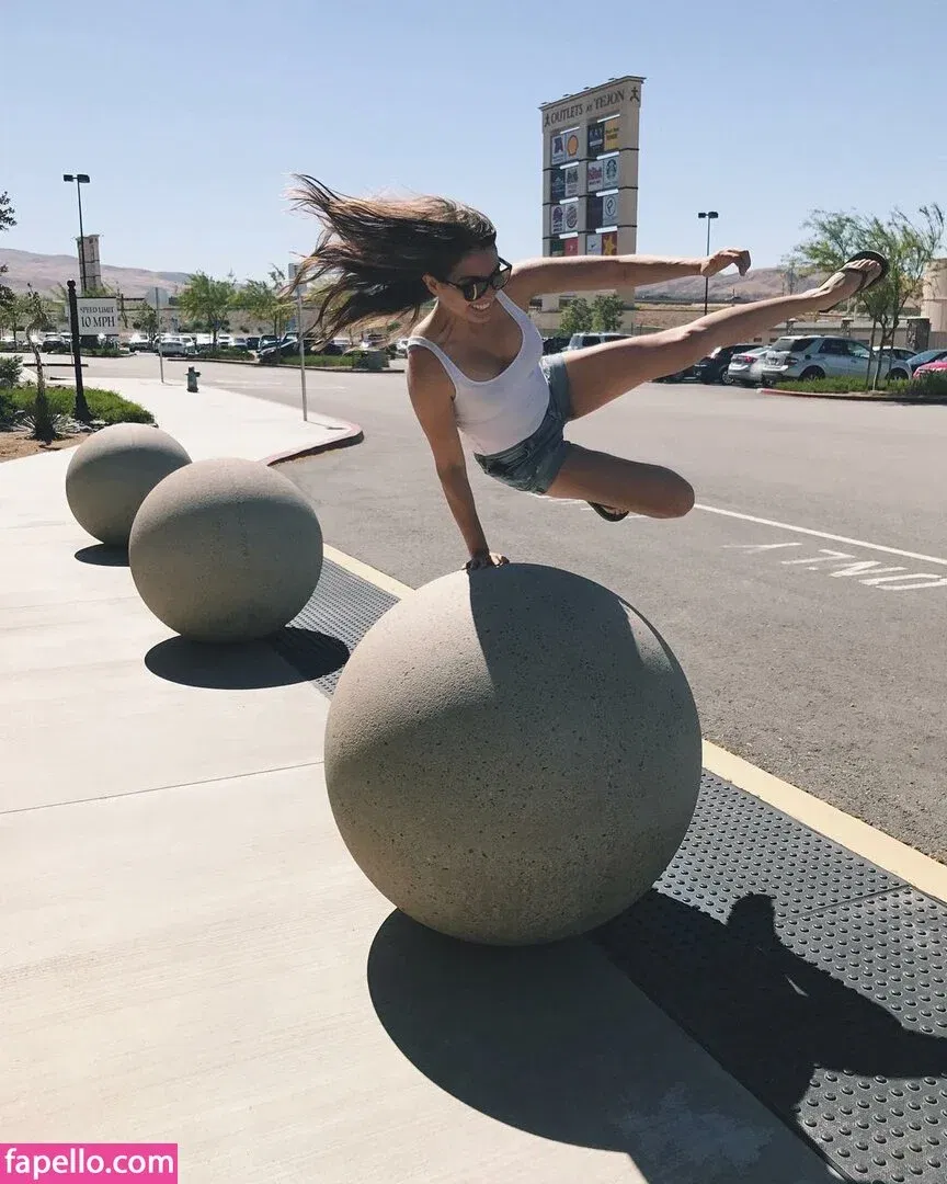 Emilia Hartford Onlyfans Photo Gallery 