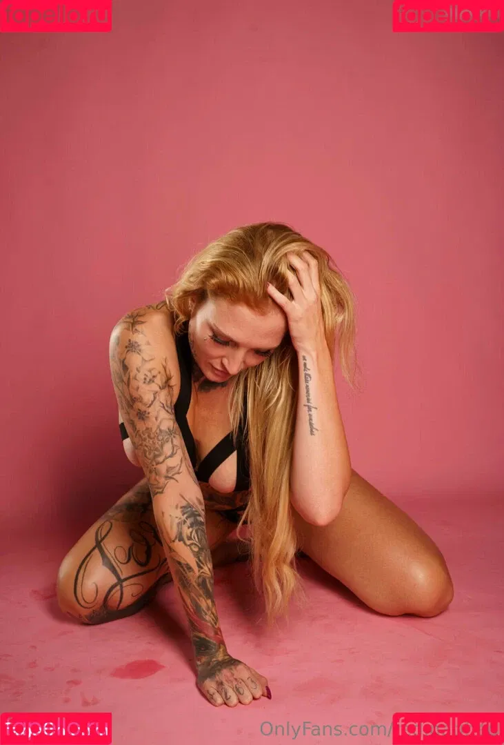 red.natified Onlyfans Photo Gallery 