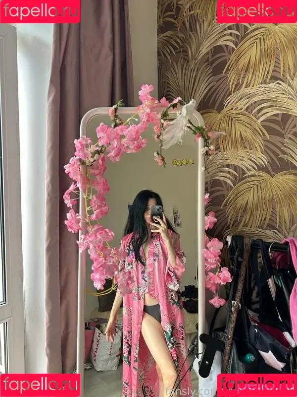 Mermaids Kiss Onlyfans Photo Gallery 