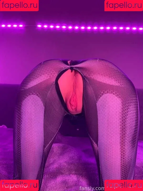 Mermaids Kiss Onlyfans Photo Gallery 