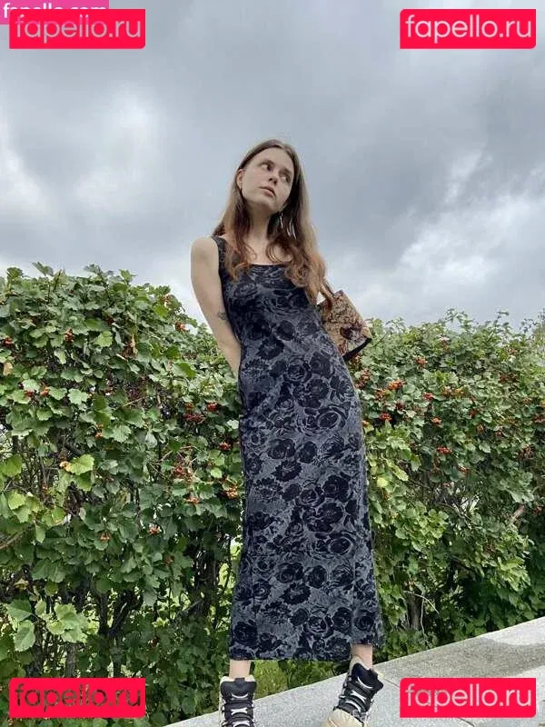 Mermaids Kiss Onlyfans Photo Gallery 