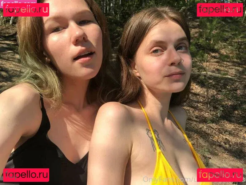 Mermaids Kiss Onlyfans Photo Gallery 