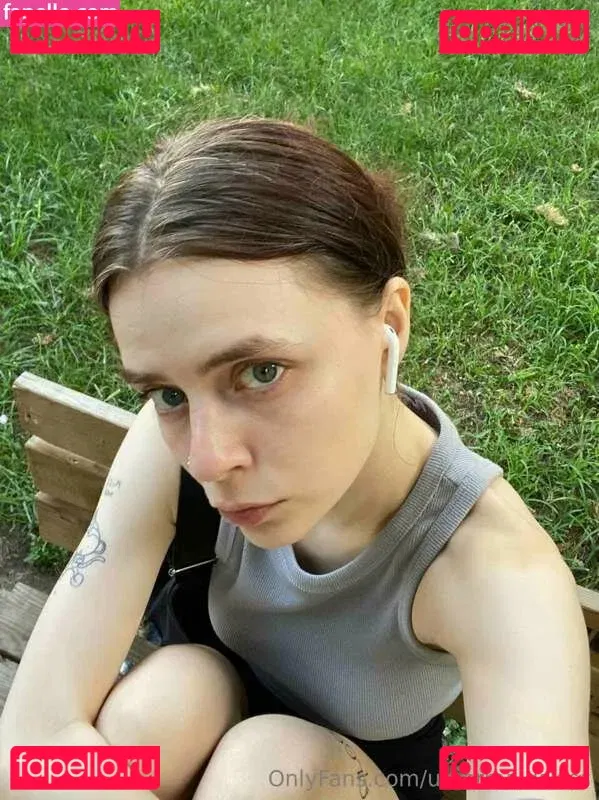 Mermaids Kiss Onlyfans Photo Gallery 