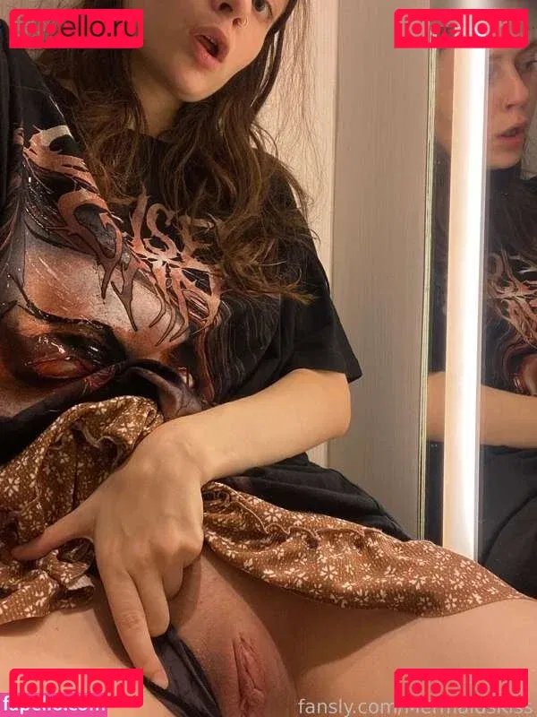 Mermaids Kiss Onlyfans Photo Gallery 