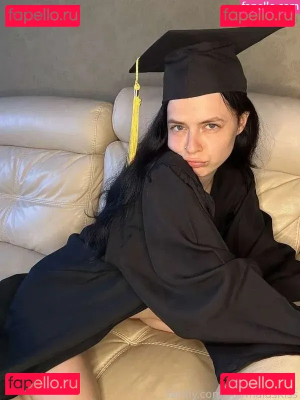 Mermaids Kiss Onlyfans Photo Gallery 