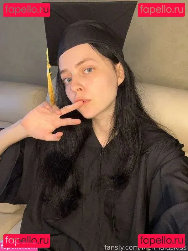 Mermaids Kiss Onlyfans Photo Gallery 