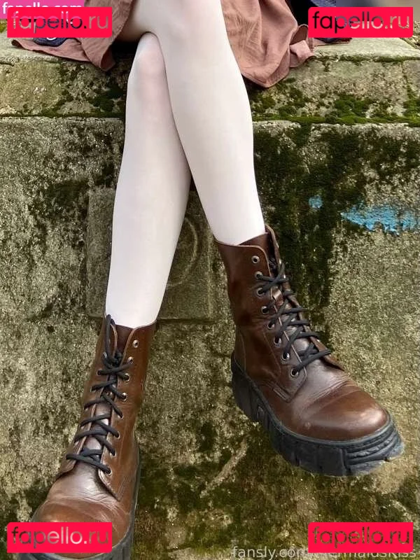 Mermaids Kiss Onlyfans Photo Gallery 