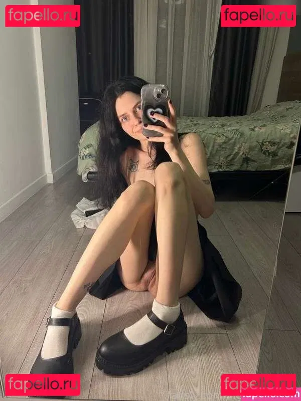 Mermaids Kiss Onlyfans Photo Gallery 