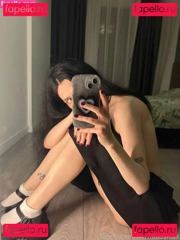 Mermaids Kiss Onlyfans Photo Gallery 