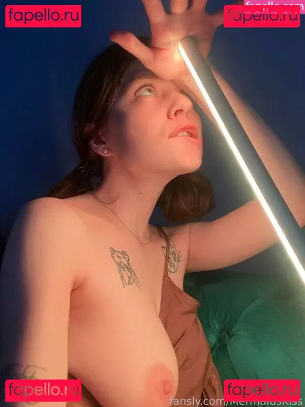 Mermaids Kiss Onlyfans Photo Gallery 