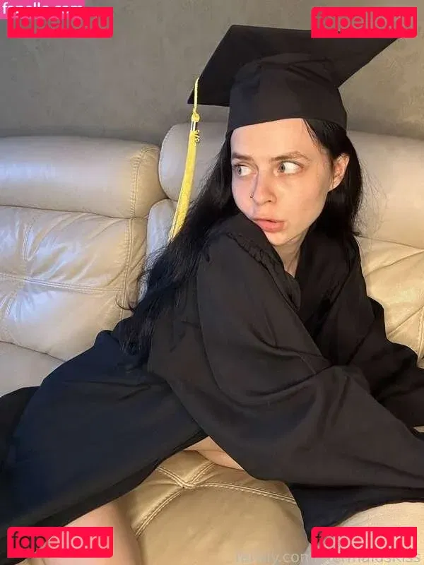 Mermaids Kiss Onlyfans Photo Gallery 