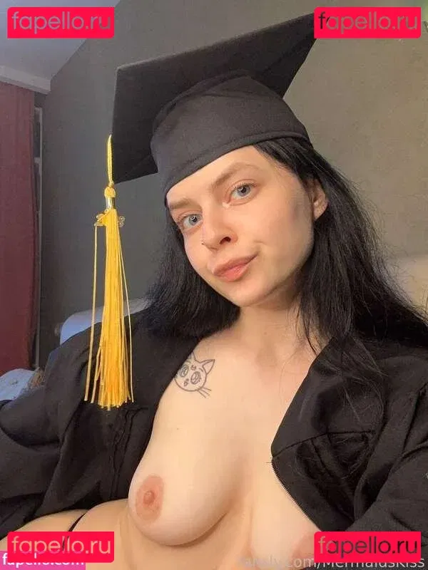 Mermaids Kiss Onlyfans Photo Gallery 