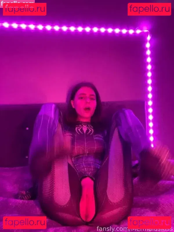 Mermaids Kiss Onlyfans Photo Gallery 