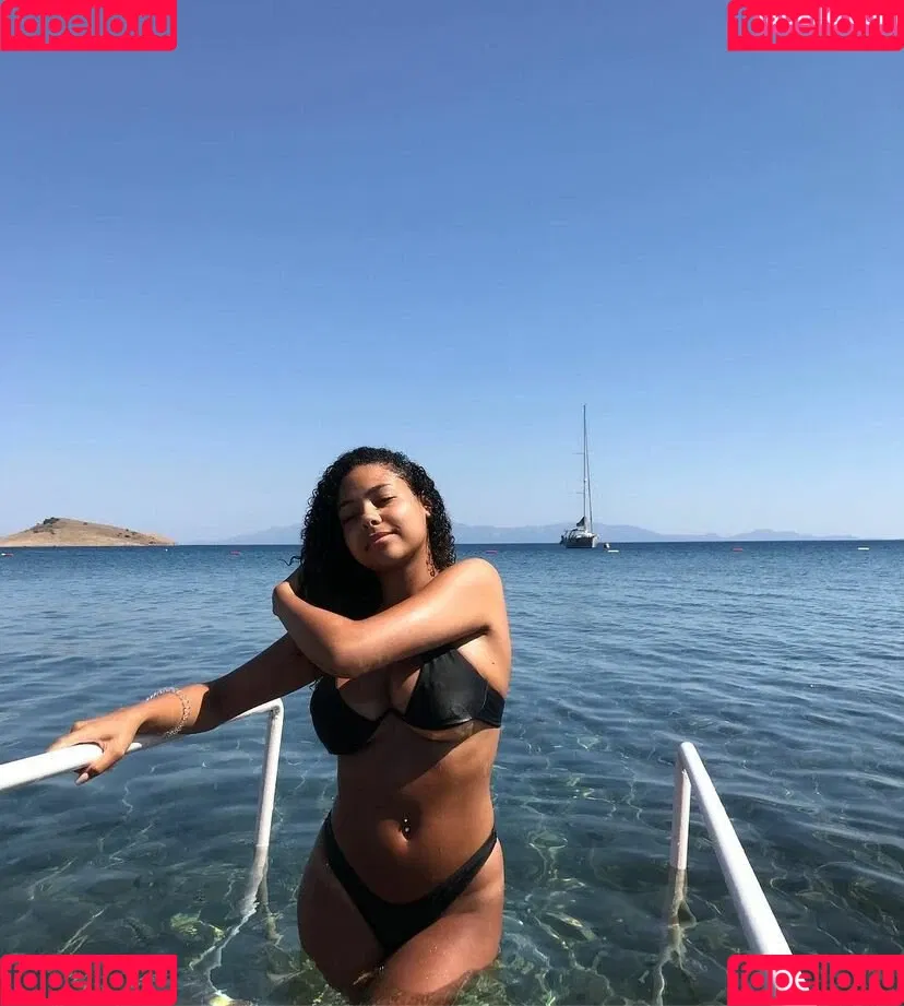 milan.churchill Onlyfans Photo Gallery 