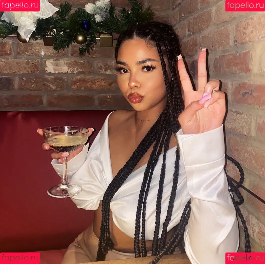milan.churchill Onlyfans Photo Gallery 