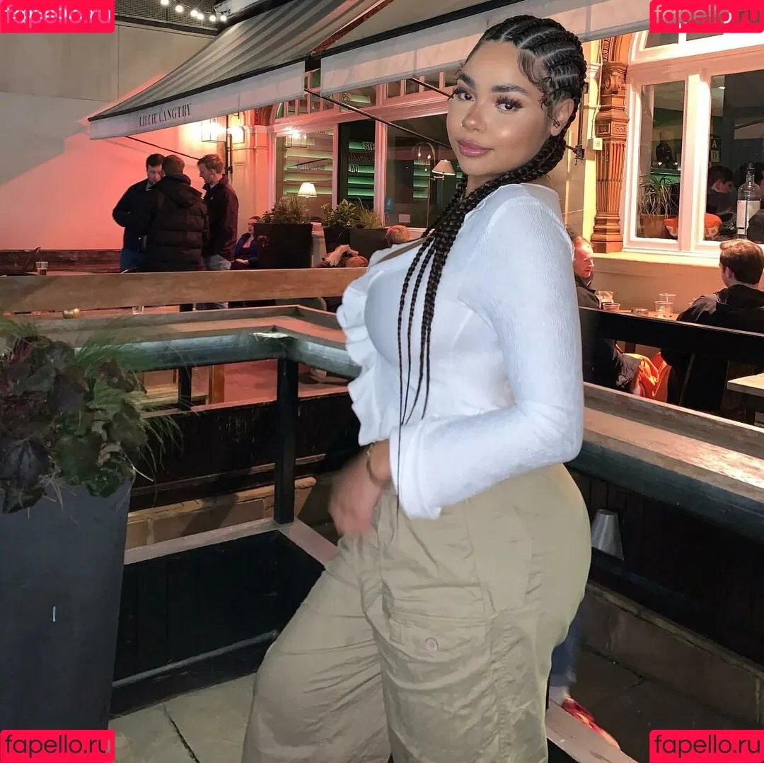 milan.churchill Onlyfans Photo Gallery 