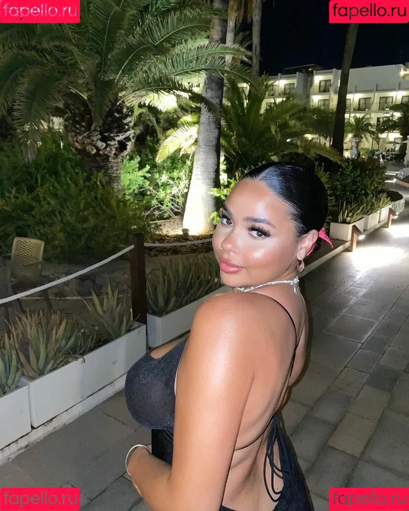 milan.churchill Onlyfans Photo Gallery 
