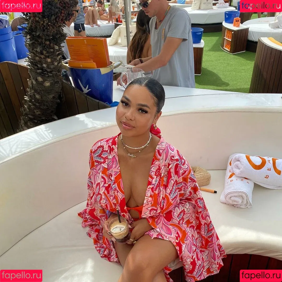 milan.churchill Onlyfans Photo Gallery 