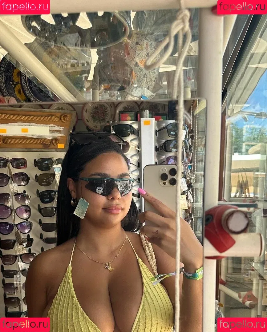 milan.churchill Onlyfans Photo Gallery 