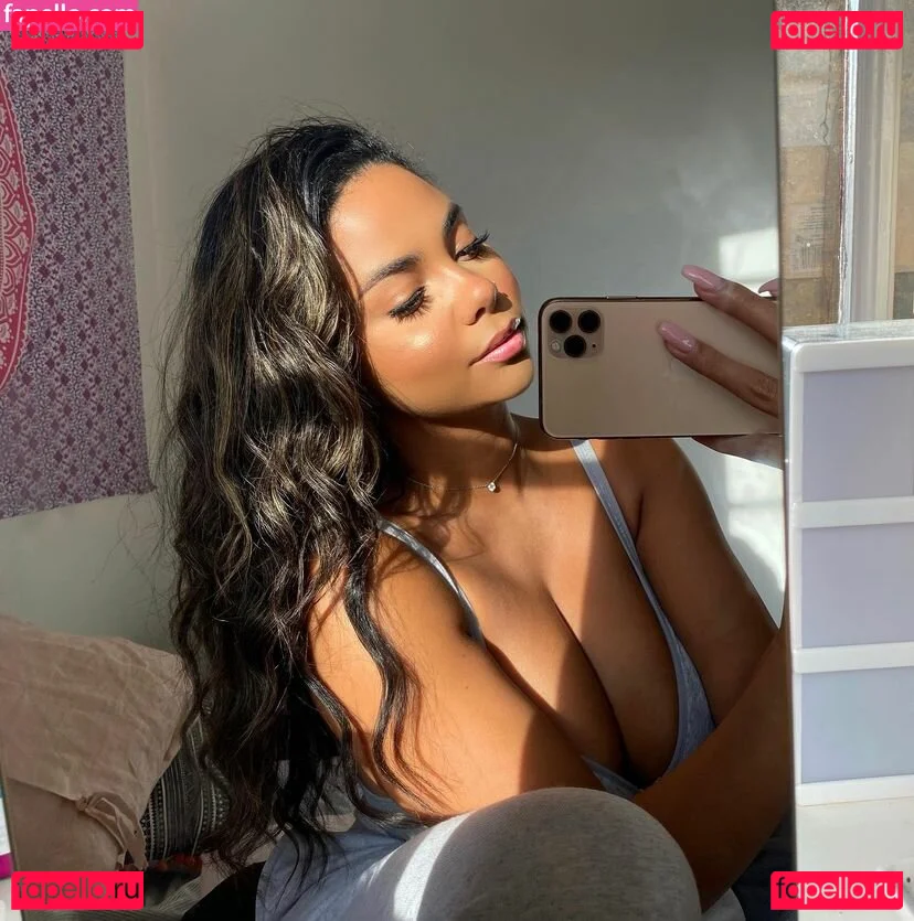 milan.churchill Onlyfans Photo Gallery 