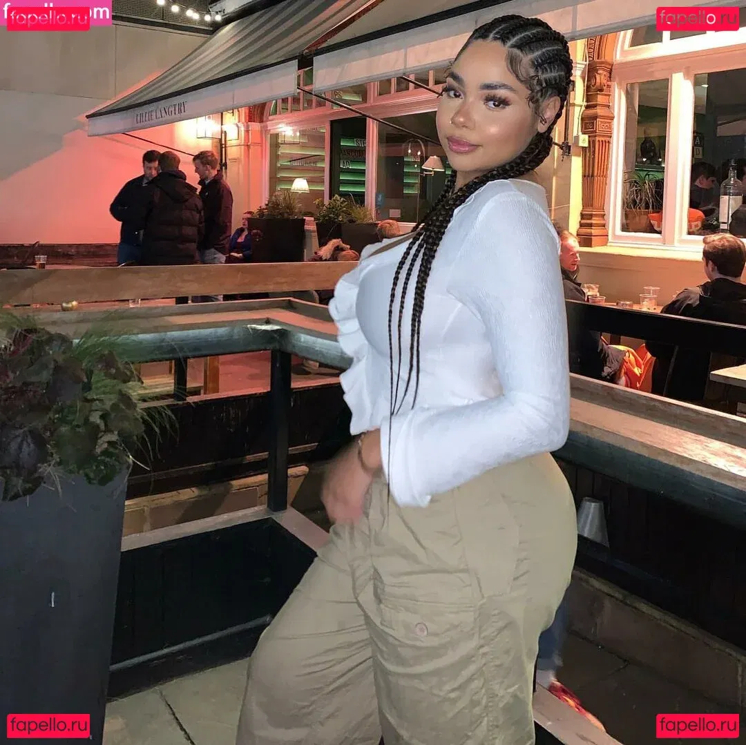 milan.churchill Onlyfans Photo Gallery 