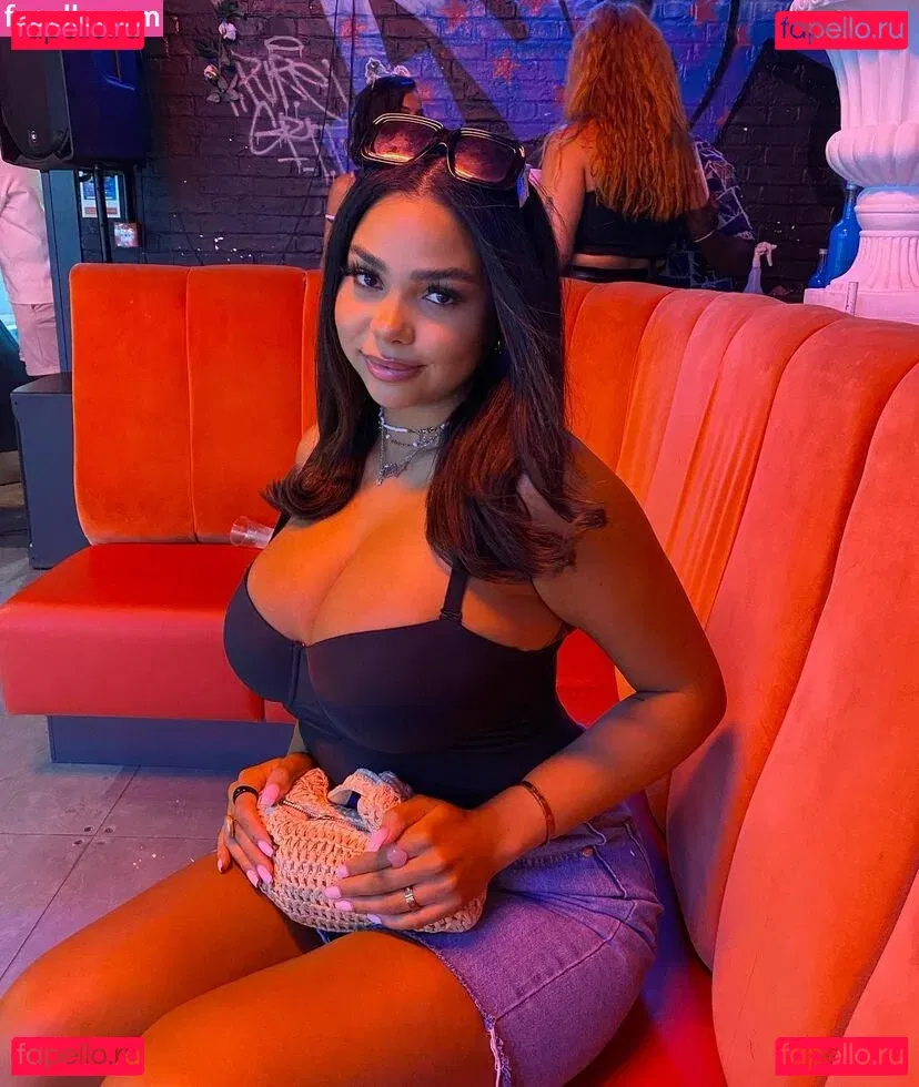 milan.churchill Onlyfans Photo Gallery 