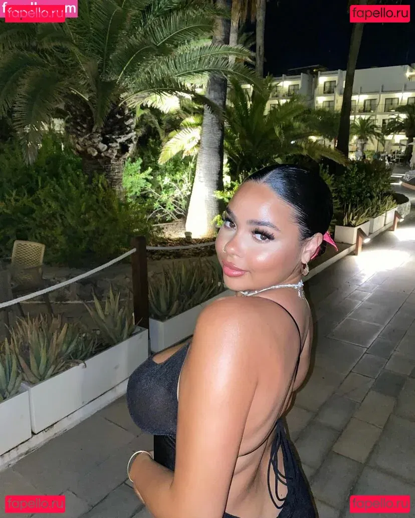 milan.churchill Onlyfans Photo Gallery 