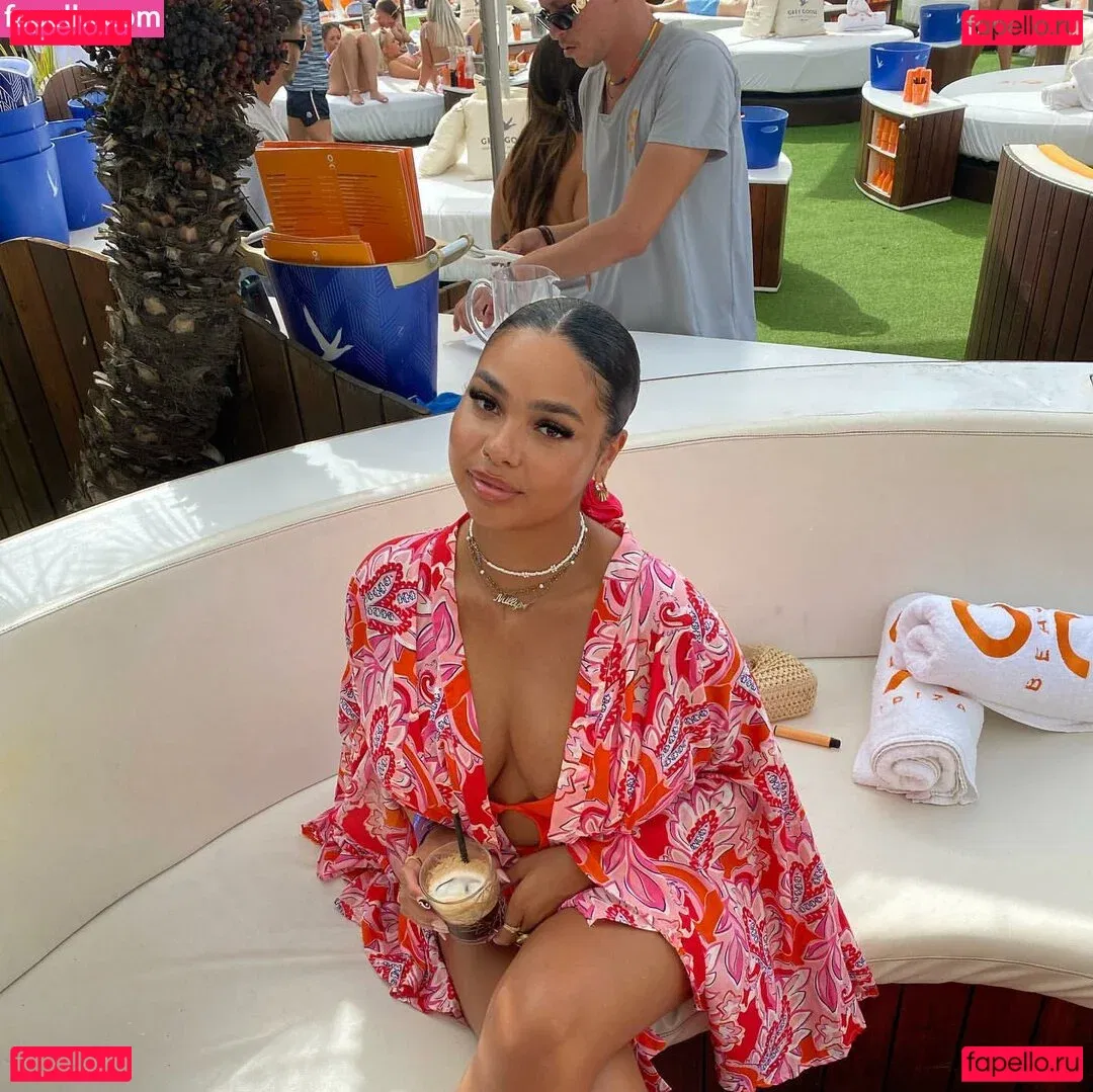 milan.churchill Onlyfans Photo Gallery 