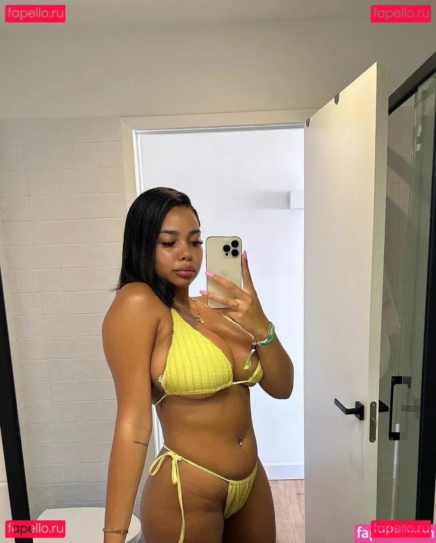 milan.churchill Onlyfans Photo Gallery 