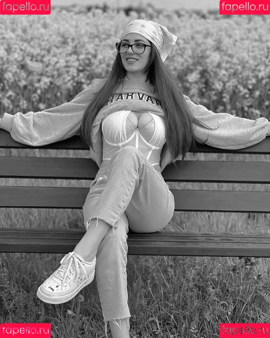 Harley Benz Onlyfans Photo Gallery 