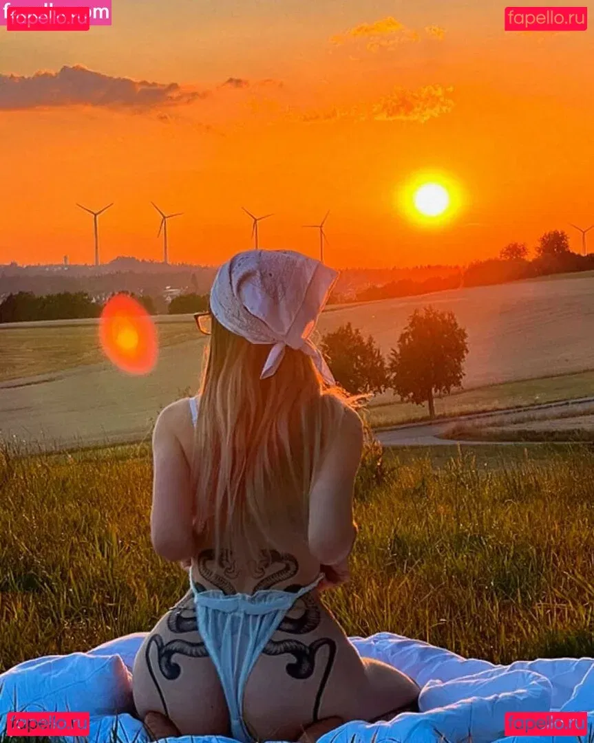 Harley Benz Onlyfans Photo Gallery 