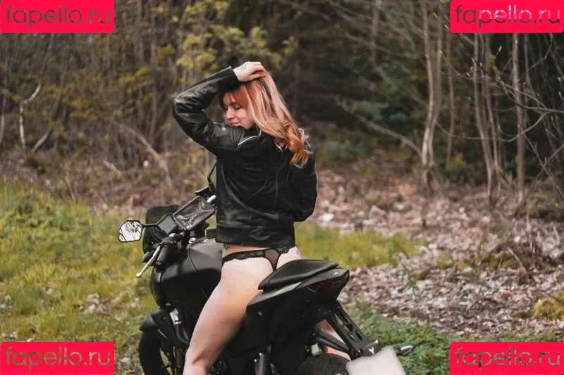 Thisislina Onlyfans Photo Gallery 