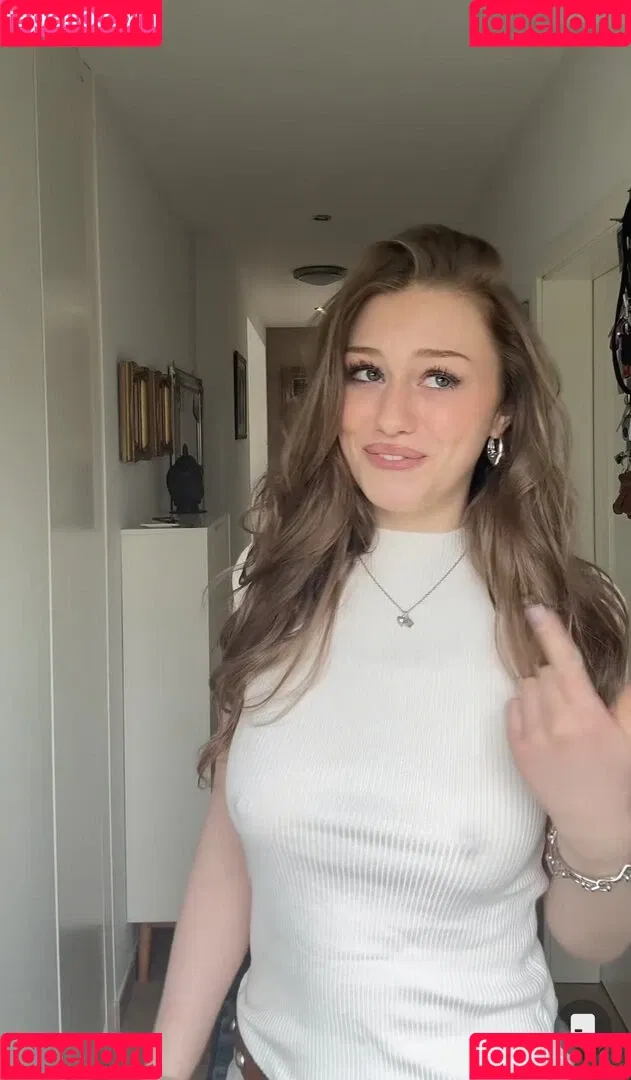 Yana Clare Onlyfans Photo Gallery 