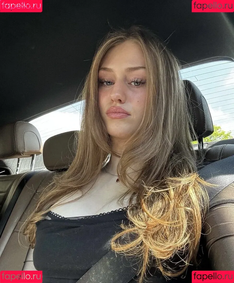 Yana Clare Onlyfans Photo Gallery 