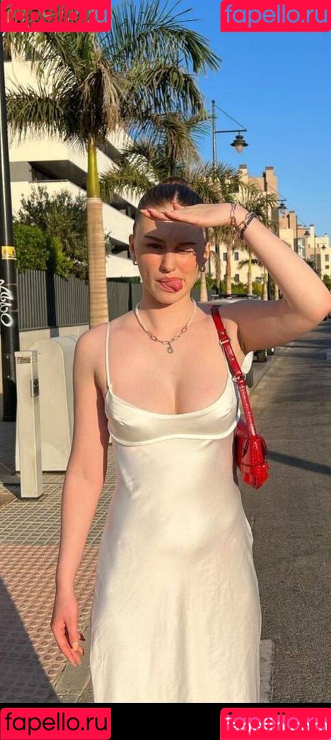 Yana Clare Onlyfans Photo Gallery 