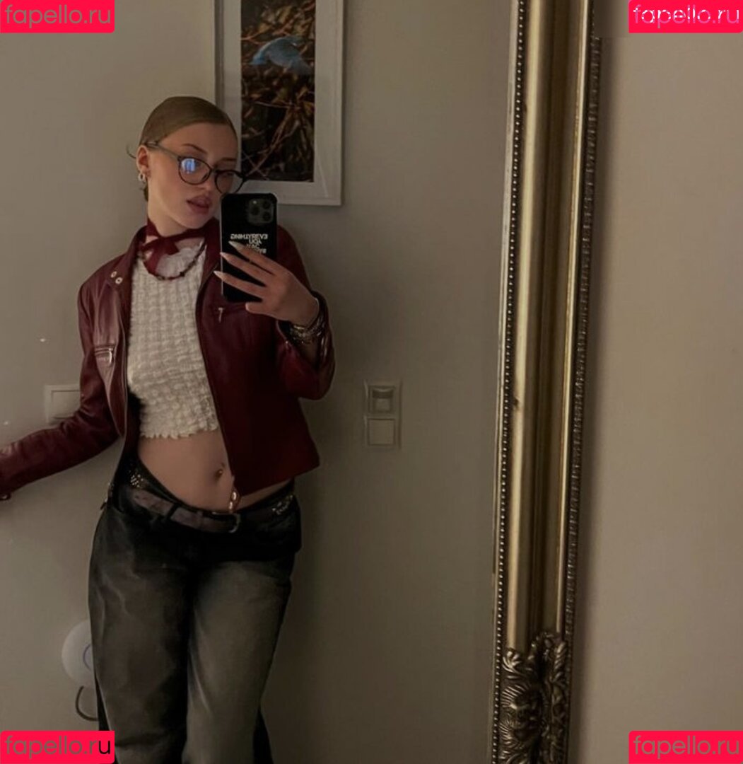 Yana Clare Onlyfans Photo Gallery 