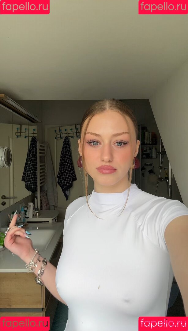 Yana Clare Onlyfans Photo Gallery 