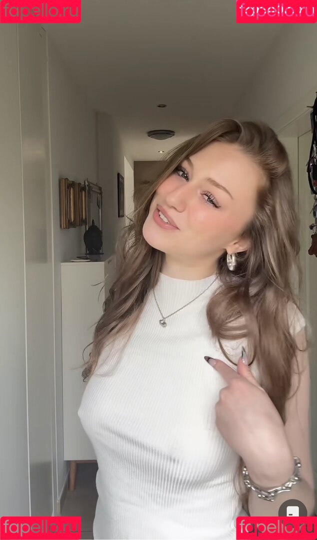 Yana Clare Onlyfans Photo Gallery 