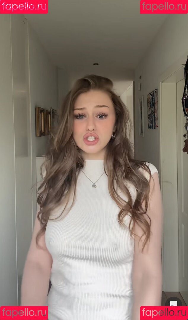 Yana Clare Onlyfans Photo Gallery 